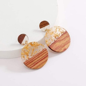 Pendientes de Resina Epoxi de Madera de Alta Calidad, Artículo de Venta Caliente, Pendientes para Mujer Hechos de Resina y MOP, Set para Niñas y Mujeres - Product Image 5