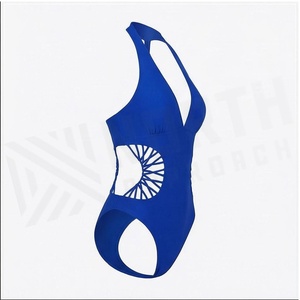 Ensemble de yoga 2 pièces imprimé papillon bleu avec finition dorée, body à col en V profond et jupe portefeuille longueur genou - Product Image 3