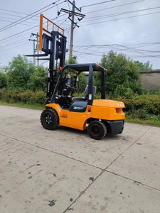 Montacargas Diésel Japonés Usado 7FD30 de 3/5/7 Toneladas con Desplazador Lateral Hidráulico y Mástil de Dos/Tres Etapas - Product Image 4