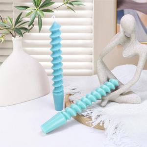Moule en silicone pour bougie en plastique, bougie aromathérapeutique longue en spirale, bougie à deux ailettes à fil pointu - Product Image 3