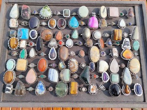 แหวนหินธรรมชาติสไตล์โบฮีเมียนสำหรับทุกเพศ ทำด้วยมือจากทองเหลือง คลาสสิก เหมาะสำหรับงานปาร์ตี้ ของขวัญ เทศกาล หรือใส่ลำลอง มีจำหน่ายแล้ว - Product Image 3