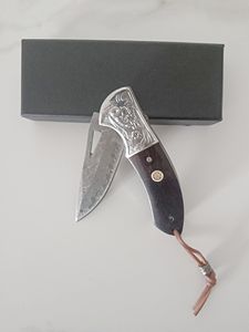 Cuchillo Plegable de Acero de Damasco SHARP POINT TRADES, Hoja Recta de 0.5mm de Grosor, Apertura con Perilla, Mango de Madera - Product Image 3