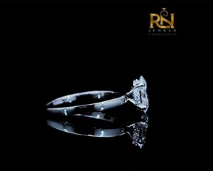 Bague de fiançailles en or massif avec halo caché en diamant de laboratoire rond de 2 carats pour femme, OEM ODM, vente en gros, approvisionnement B2B - Product Image 2