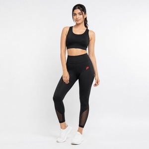 Leggings transpirables para mujer hechos con materiales ligeros que garantizan comodidad, confianza y libertad de movimiento durante los entrenamientos. - Product Image 4