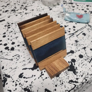 Juego de 4 Posavasos Cuadrados Aislantes de Madera de Acacia y Resina, Ecológicos, Diseño Moderno y Minimalista, Color y Logotipo Personalizables - Product Image 2