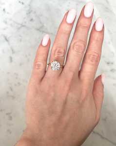 Bague de mariage personnalisée en or 10k 14k 18k avec diamant de laboratoire rond de 3 carats, sertie à griffes, style halo, vente en gros directe du fabricant, CVD - Product Image 2