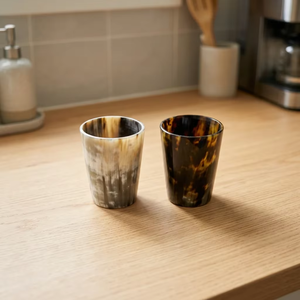 Vaso de Cristal de Cuerno de Búfalo Ecológico, Hecho a Mano por Artesanos, con Forma Natural, Material Orgánico Único, para Beber - Product Image 1