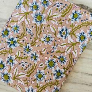 Tela de Algodón Cambray Estampada a Bloques 60x60, Tela de Algodón con Estampado Tradicional Jaipuri - Product Image 1