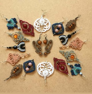 Pendientes Colgantes de Macramé con Diseño de Hilos de Colores Mixtos de Estilo Vintage, Pequeñas Gemas y Cuentas, Hechos a Mano, Chapados en Oro, Regalo de Compromiso - Product Image 3
