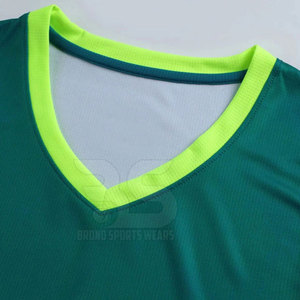 ชุดบาสเก็ตบอลชายที่มีเสื้อเจอร์ซีย์และกางเกงขาสั้นที่สวมใส่สบาย น้ำหนักเบา ทนทาน เหมาะสำหรับการแข่งขัน - Product Image 3