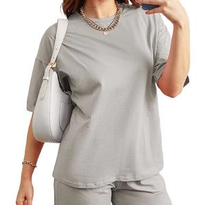 Conjunto de 2 piezas de camiseta holgada y pantalón corto para mujer, ideal para el verano, con bolsillos, chándal liso para primavera y verano - Product Image 2