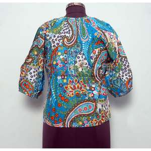 เสื้อครอปสไตล์อินเดียวินเทจสำหรับฤดูร้อน ผ้าฝ้าย 100% พิมพ์ลายดอกไม้ดิจิทัล คอกลม แขนพอง เป็นมิตรกับสิ่งแวดล้อม ระบายอากาศได้ดี สำหรับผู้หญิง - Product Image 6