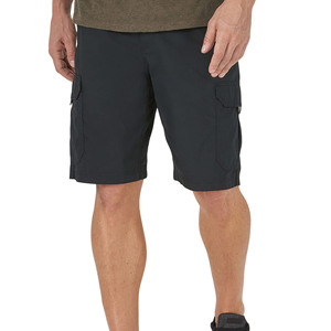 Shorts d'été décontractés pour hommes, conçus avec des matériaux légers, offrant confort, liberté et facilité d'entretien lors des journées ensoleillées - Product Image 4
