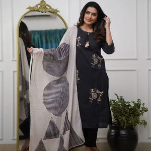 Collection de Kurti, pantalon et dupatta de qualité supérieure, 3 pièces, de marque Showroom - Product Image 1