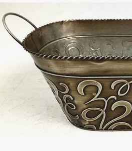 Seau à boissons ovale vintage en métal gaufré, bronze antique, avec poignées en fil métallique, idéal pour la restauration et les fêtes - Product Image 4