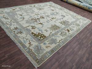 Alfombra hecha a mano en beige suave, verde salvia y gris claro, alfombra grande de lana anudada a mano en beige marfil y verde salvia. - Product Image 2