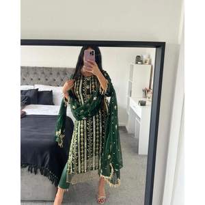 Ensemble de pantalons longs Dupatta pour femmes de créateur de style fantaisie - Product Image 2