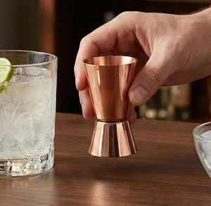 Jigger doseur à liqueur en laiton fait main de qualité supérieure avec finition dorée classique, tasse à jigger en métal traditionnelle pour une mesure précise des boissons - Product Image 3
