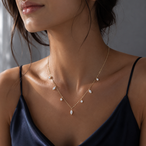 Collier de luxe à sept pierres en moissanite marquise et ronde, plaqué or jaune sur argent sterling S925, 1,95 carat VS EF - Product Image 1