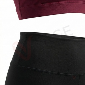 Conjunto de 2 piezas de yoga para mujer: Top corto acanalado azul marino de manga larga con cuello cuadrado y tirantes finos, y shorts de cintura alta - Product Image 5