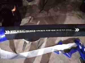 Rollo de tira de caucho negro flexible para sellado industrial, aislamiento, revestimiento, protección y aplicaciones de fabricación de alta resistencia. - Product Image 3