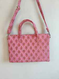 Sac pour ordinateur portable unisexe léger en tissu de coton à imprimé floral de luxe fait à la main avec poignée souple et fermeture à glissière pour les voyages - Product Image 4