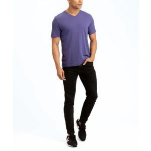 T-shirt homme slim à manches courtes, col V, couleur unie, été, fin, avec broderie personnalisée et design imprimé. - Product Image 6