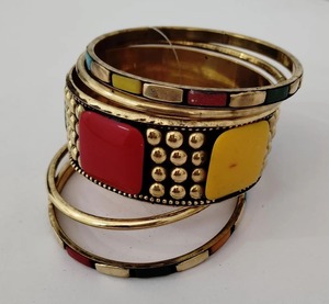 Ensemble de bracelets en alliage plaqué or avec design géométrique bicolore, bracelets ethniques pour femmes, bijoux tendance - Product Image 1