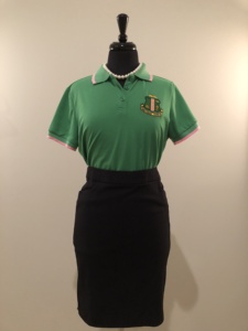 Polo à manches courtes vert col rond coupe classique 100% coton brodé pour l'été avec logo personnalisé AKA 1908 - Product Image 4