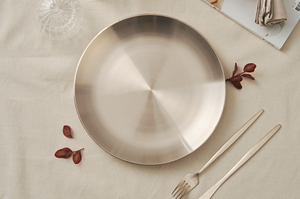 Assiette à dîner traditionnelle coréenne en bronze artisanal NOBBAN Premium (22 cm / 8,6 po) pour cadeaux, vaisselle - Product Image 4