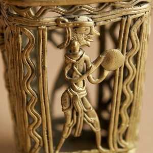Support à stylos et pot de fleurs Dhokra en laiton, motif danseuse tribale, organisateur de bureau en métal fait main, décoration indienne traditionnelle - Product Image 6