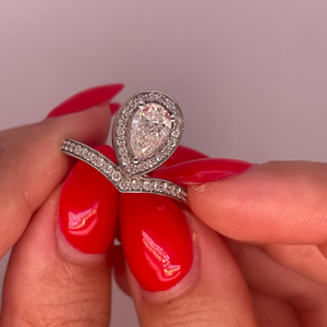 Anillo de Diamante Cultivado en Laboratorio con Corte de Pera de Lujo, Certificado IGI, Chapado en Oro de 14K, Joyería Nupcial para Regalo - Product Image 4