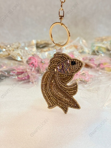 Al por mayor: Colgante de algodón hecho a mano con diseño de pez dorado, de lujo, con temática marina, para bolso y llavero, ecológico, ligero y de moda - Product Image 5