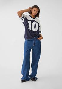 เสื้อฟุตบอลย้อนยุคคุณภาพสูง พิมพ์ลายได้ตามสั่ง ไซส์ใหญ่ ระบายอากาศดี ขายดี ทรงหลวม คอวี สไตล์ Y2K สตรีทแวร์ ประดับลูกปัด - Product Image 2