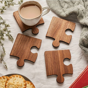Sous-verres en bois gravés, design unique, écologiques, thème croix, pour tasses à thé et café, pour restaurants - Product Image 1