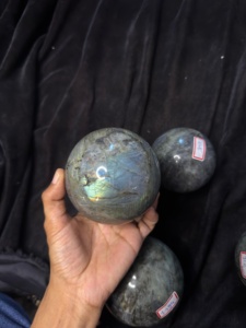 Esfera de labradorita de alta calidad, bola de cristal, venta al por mayor, piedra natural, piedra preciosa curativa, esfera de piedra completamente llamativa para energía reiki - Product Image 4