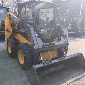 Minicargadora XC7-SR07B con Motor Diésel, Sistema Hidráulico Potente Controlado por PLC, Carga Útil con Ruedas y Radio de Giro Corto - Product Image 6