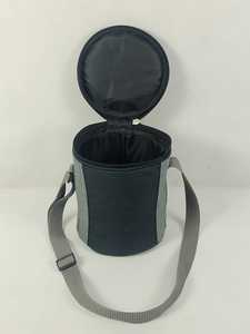 Bolsa Térmica para Almuerzo ORKID Personalizada, Gris y Negra, Cilíndrica, Aislada, con Cierre, Correa de Hombro Ajustable, Resistente al Agua, Portátil - Product Image 4