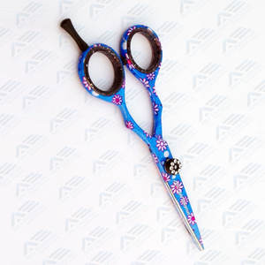 Tijeras de peluquero de corte de pelo profesional al por mayor hermosas tijeras de 5,5 pulgadas para instrumentos de belleza de precisión - Product Image 3