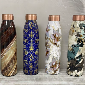 Botella de Cobre para Bebidas, Uso en la Cocina, Decoración del Hogar, Regalo de Bienestar, Diseño Ayurvédico de Lujo, Ecológica, con Tapa - Product Image 1