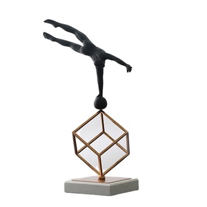 Decoración creativa moderna de lujo para la mesa del hogar logotipo personalizado cubo 3D escultura de Metal artesanía para Navidad San Valentín arte hecho - Product Image 1