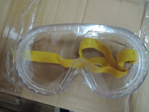 Lunettes de sécurité anti-éclaboussures chimiques pour enfants certifiées ANSI Z87.1 avec aérations indirectes, lunettes de protection pour enfants - Product Image 2
