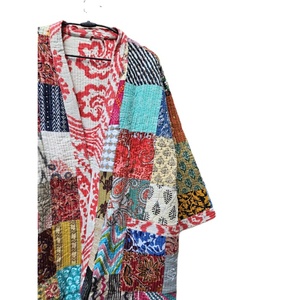 Bata Kimono Acolchada Reversible de Punto Hecha a Mano en India para Mujer, de Manga Corta, de la Mejor Calidad, Elegante, Térmica y Confortable - Product Image 3