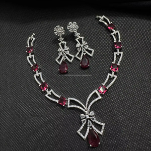 Ensemble de bijoux de mariée en diamant américain classique Collier et boucles d'oreilles en deux pièces pour mariage Style classique à la mode - Product Image 1