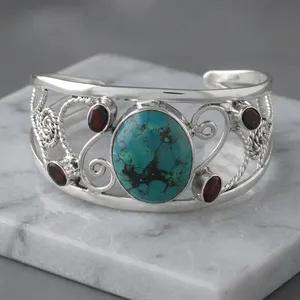 Bracelet manchette en argent sterling 925 avec turquoise et accents de grenat, motif volute orné, bijou statement pour femme - Product Image 3
