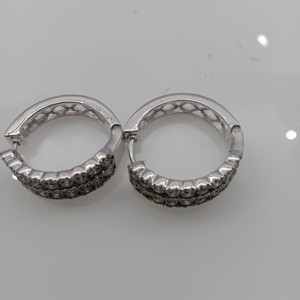Boucles d'oreilles créoles Huggie pour femme, 3,83 carats au total, diamants blancs et bruns, diamants naturels taille ronde, argent sterling 925 (couleur G-H) - Product Image 2