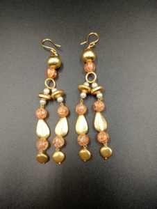 Boucles d'oreilles plaquées or, forme de boule, perles de cristal, imitation perle, bijoux de fête de style vintage pour femmes - Product Image 6