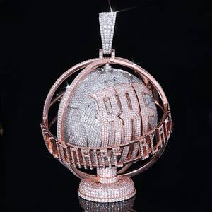 Pendentif Moissanite Charme, test diamant positif, plaqué or rose S925, collier cubain glacé, pendentif globe terrestre personnalisé Hip Hop - Product Image 1