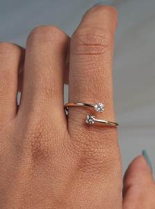 Anillo de Diamantes Cultivados en Laboratorio de 0.20 CT con 2 Piedras en Oro de 18K |   Anillo Toi Et Moi Chapado en Oro con Certificación IGI |   Elegante Joyería para Aniversario de Bodas - Product Image 2