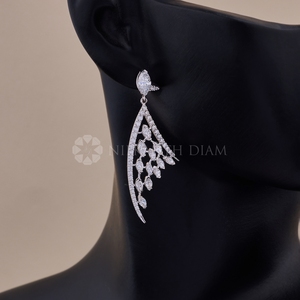 Boucles d'oreilles en diamants de qualité supérieure, taille marquise et ronde, cultivés en laboratoire, en or blanc, bijoux fins pour femmes, provenant d'Inde. - Product Image 2
